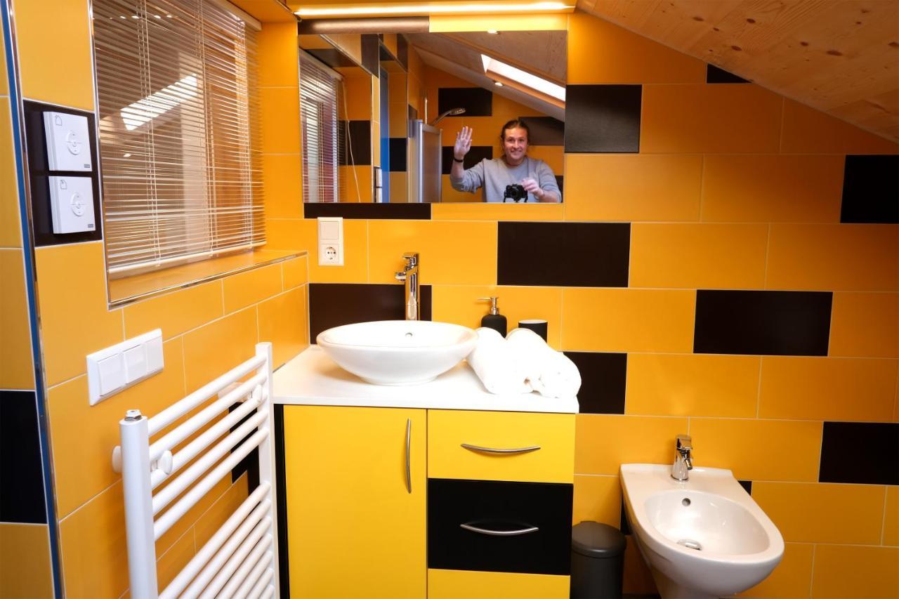Apartamento 100qm - super Lage - Südterrasse - riesige Küche Naturns Exterior foto